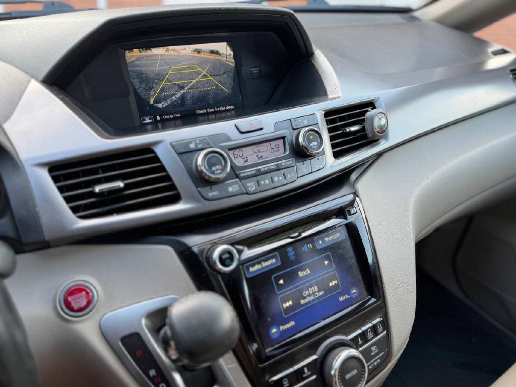 2015 Honda Odyssey Image 18