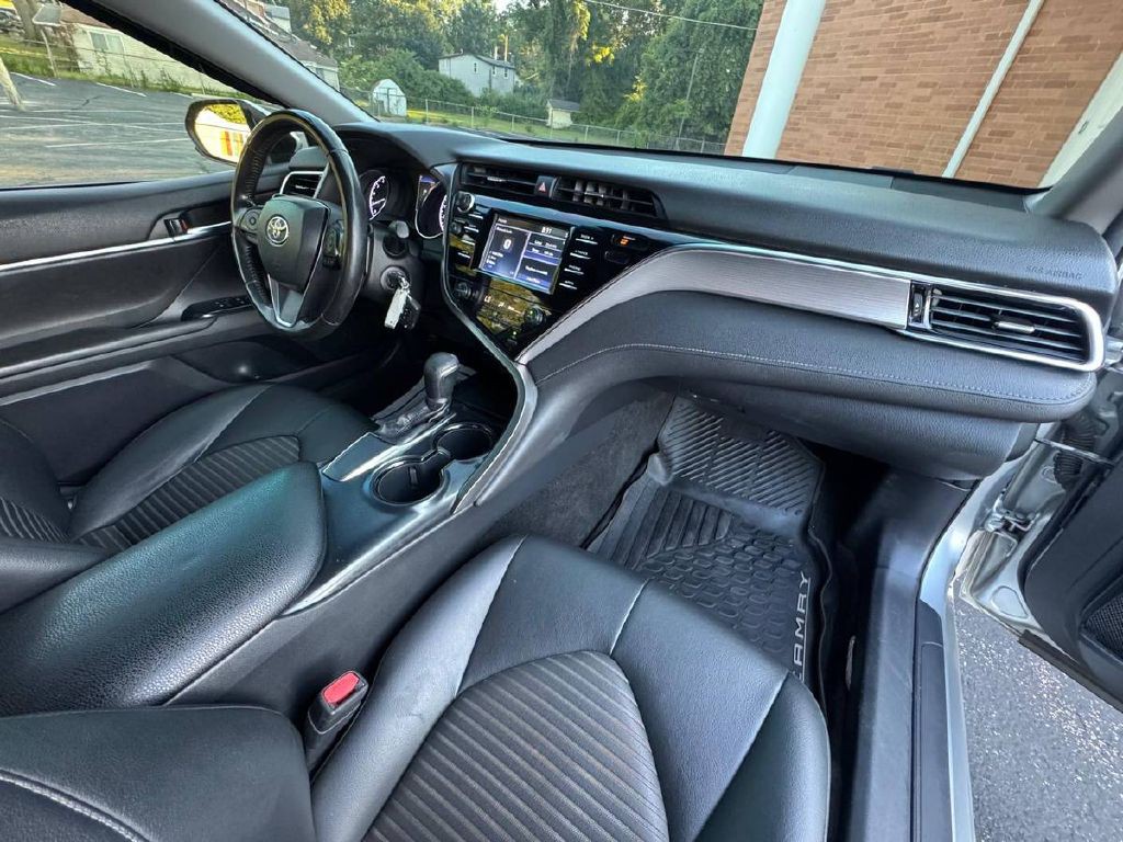 2018 Toyota Camry Image 12