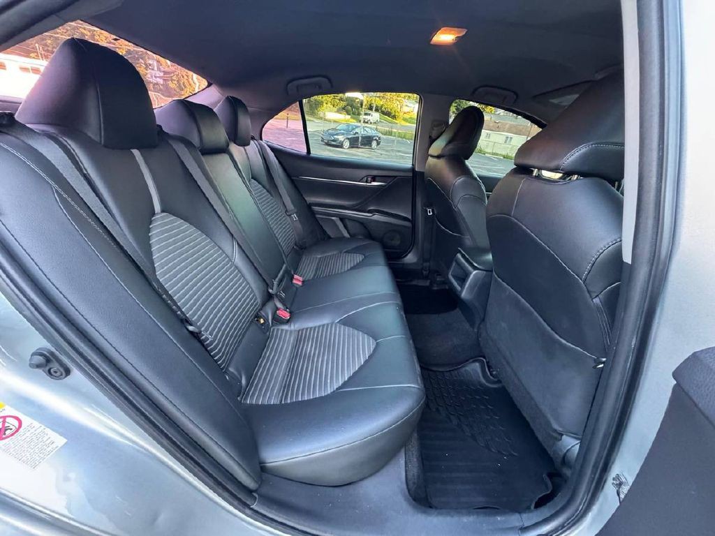 2018 Toyota Camry Image 14