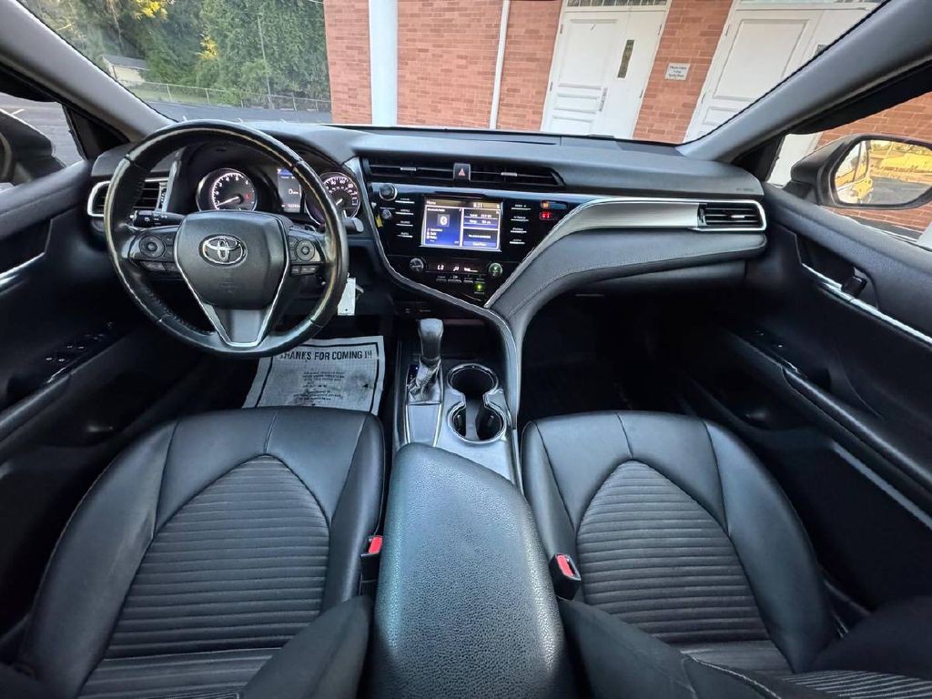 2018 Toyota Camry Image 15