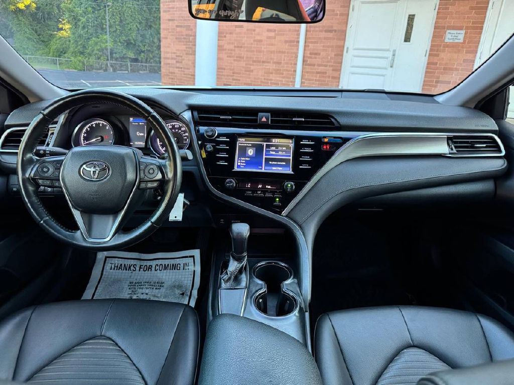 2018 Toyota Camry Image 17
