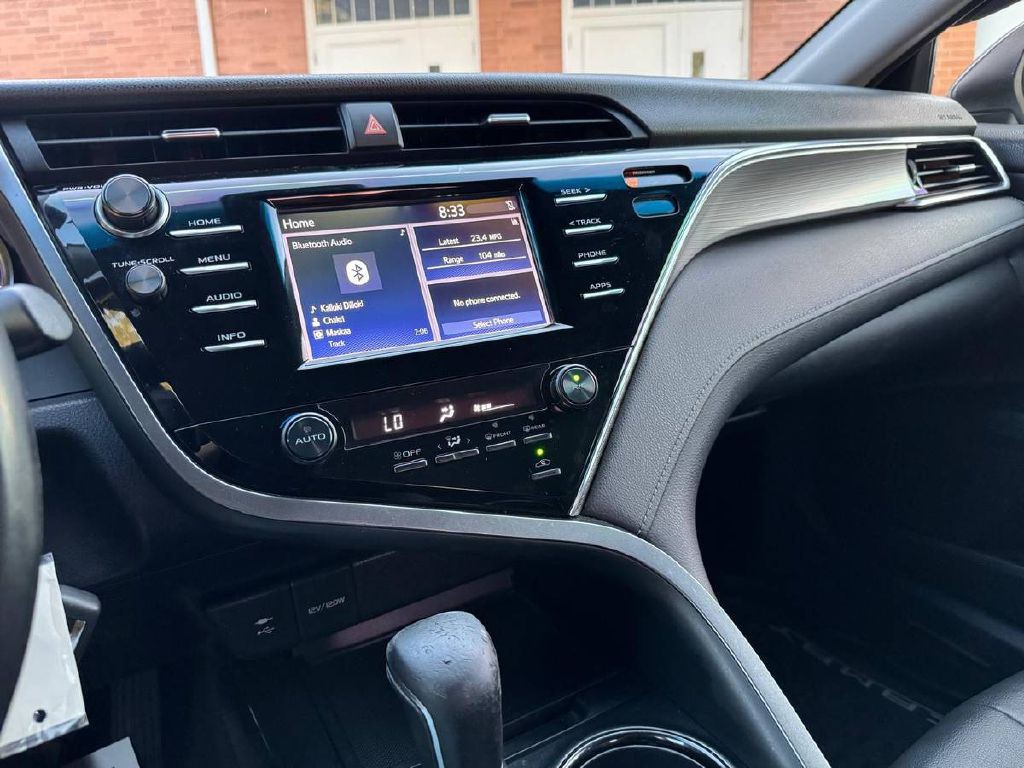 2018 Toyota Camry Image 19