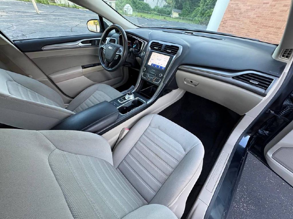 2020 Ford Fusion Image 12