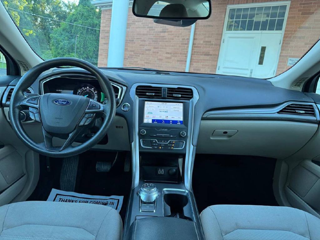 2020 Ford Fusion Image 16