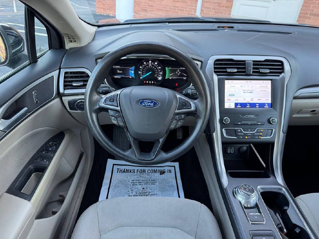 2020 Ford Fusion Image 17