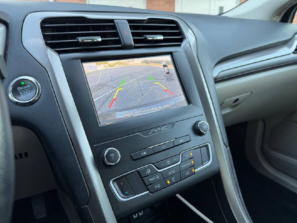 2020 Ford Fusion Image 18