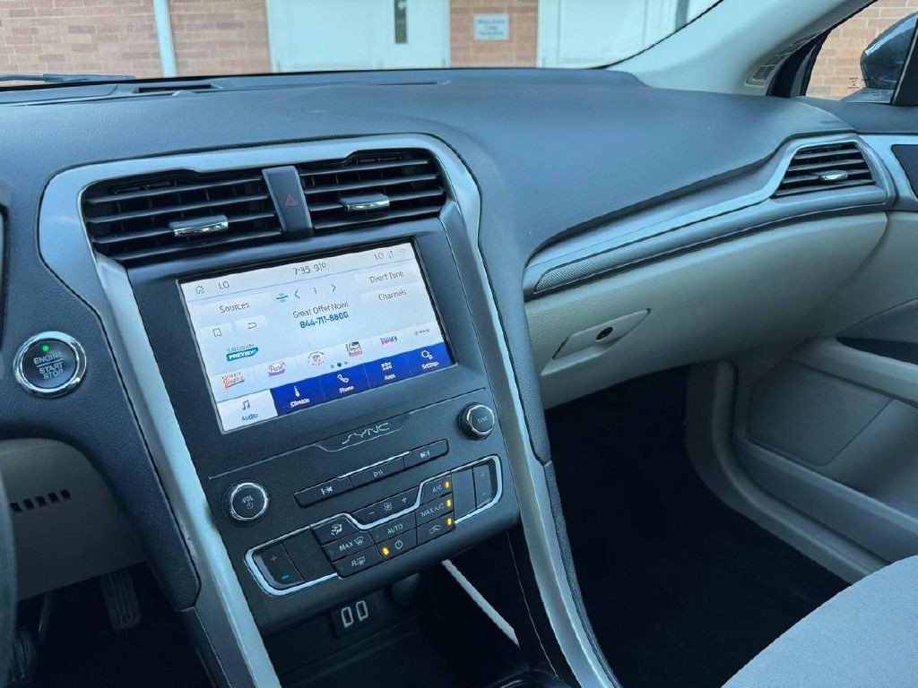 2020 Ford Fusion Image 19