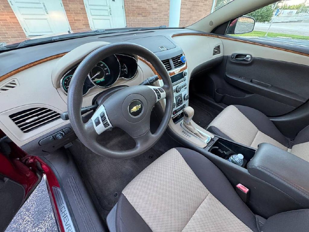 2012 Chevrolet Malibu Image 10