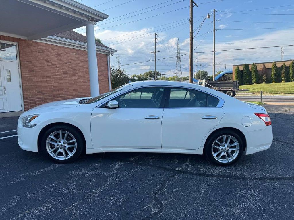 2010 Nissan Maxima Image 5