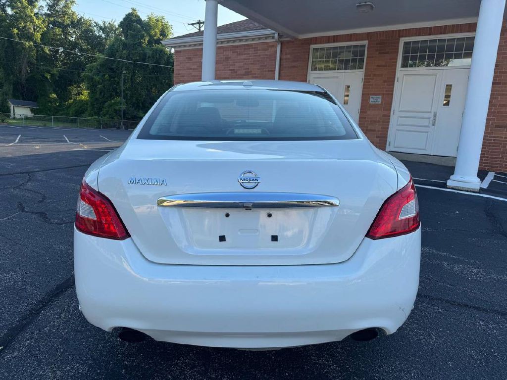 2010 Nissan Maxima Image 7