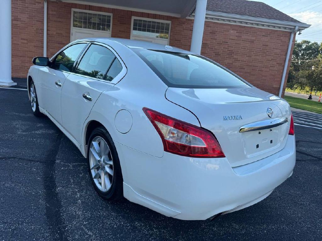 2010 Nissan Maxima Image 8