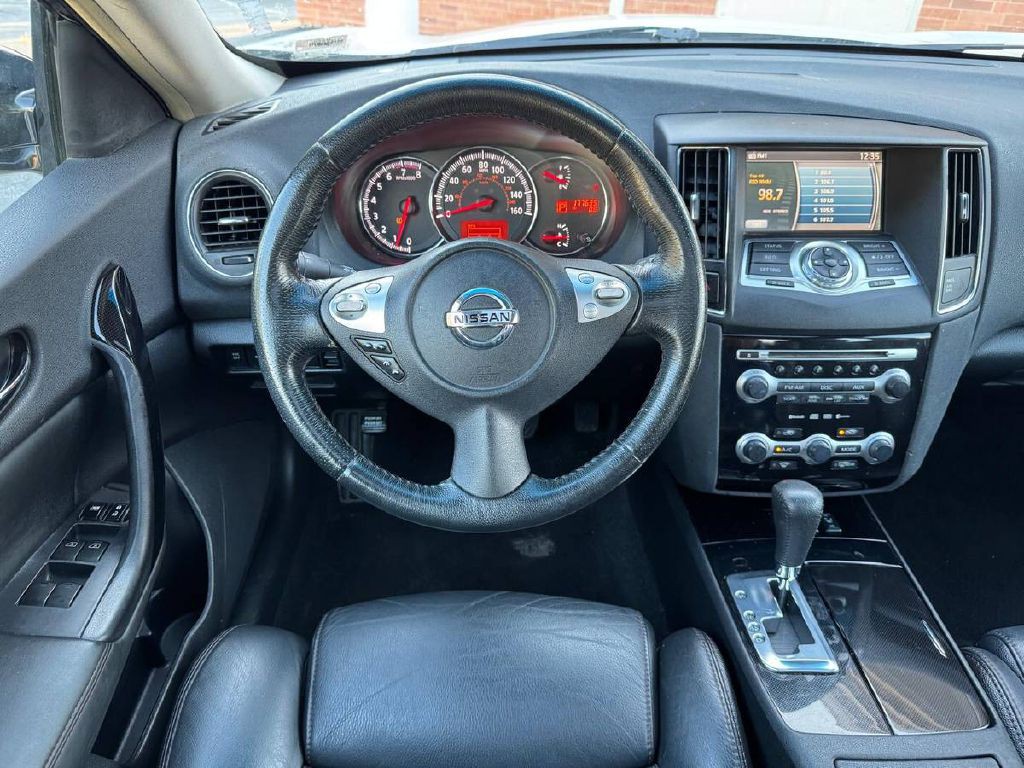 2010 Nissan Maxima Image 17