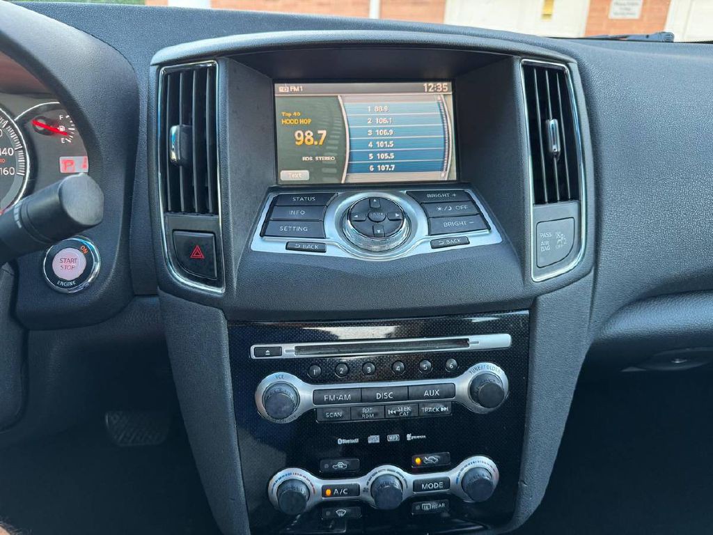 2010 Nissan Maxima Image 18