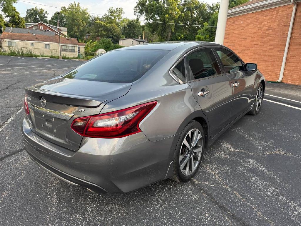 2017 Nissan Altima Image 6