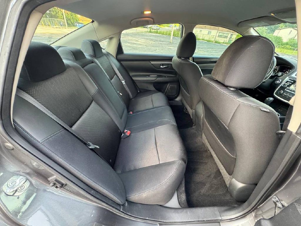 2017 Nissan Altima Image 14