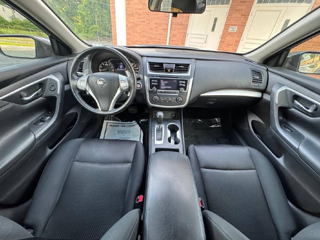 2017 Nissan Altima Image 15