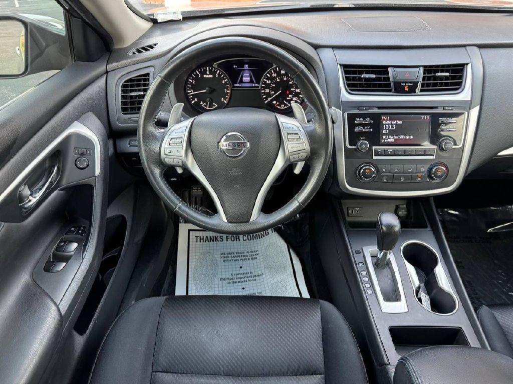 2017 Nissan Altima Image 17