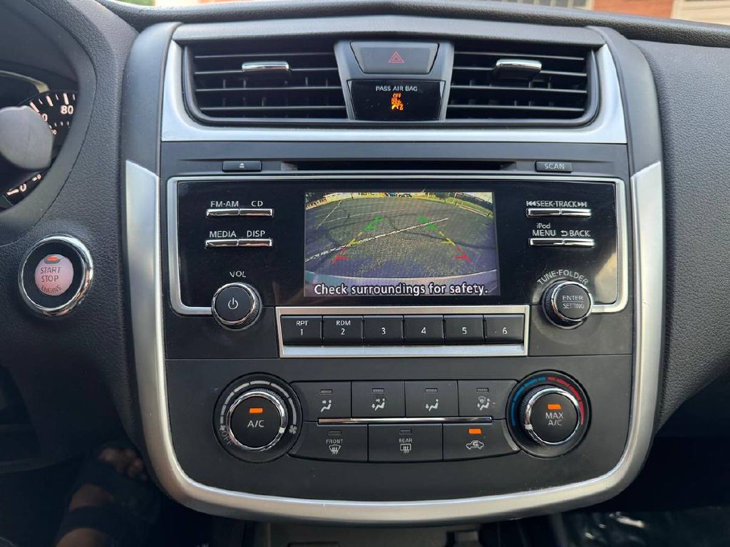 2017 Nissan Altima Image 18
