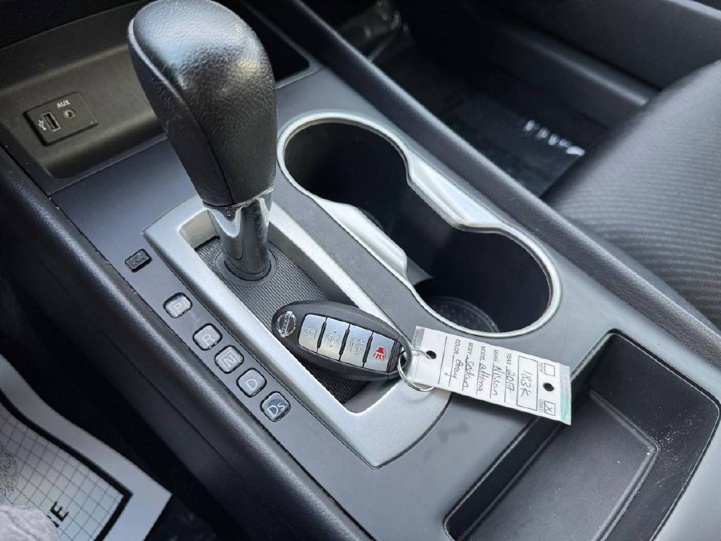 2017 Nissan Altima Image 20