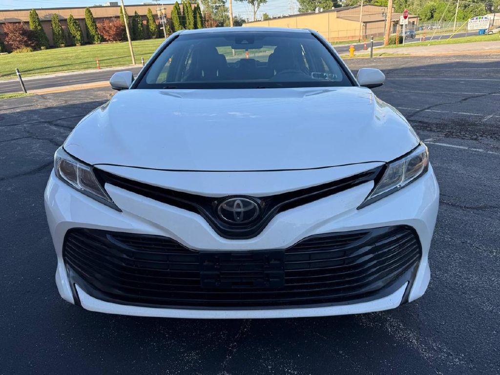 2018 Toyota Camry Image 2