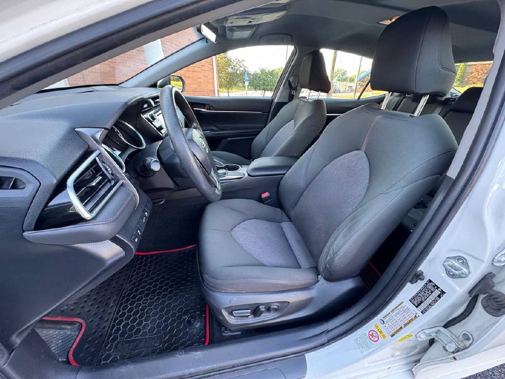 2018 Toyota Camry Image 9