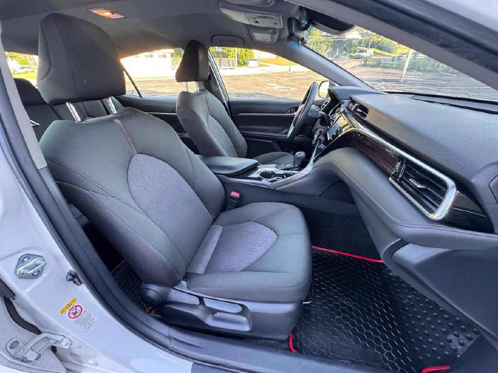 2018 Toyota Camry Image 11