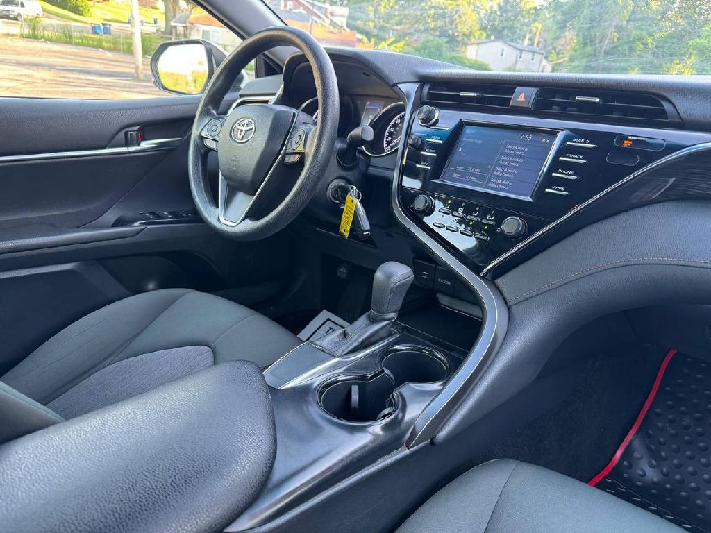 2018 Toyota Camry Image 13