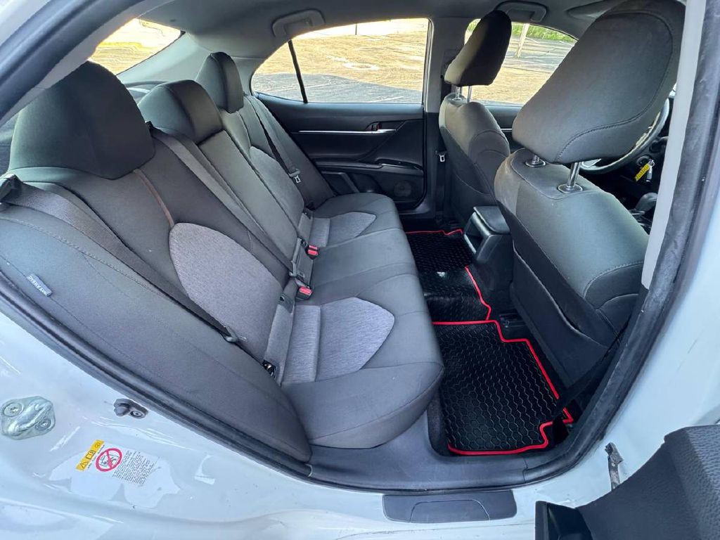2018 Toyota Camry Image 14
