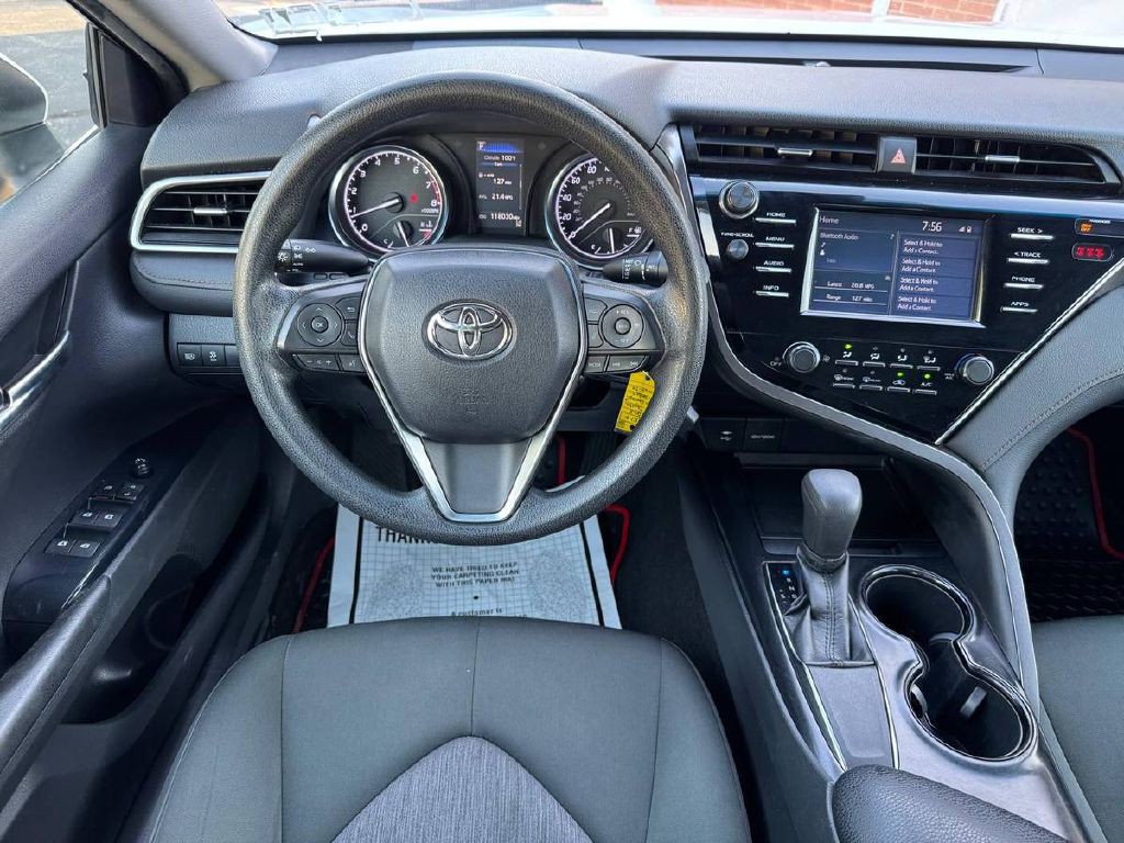 2018 Toyota Camry Image 17