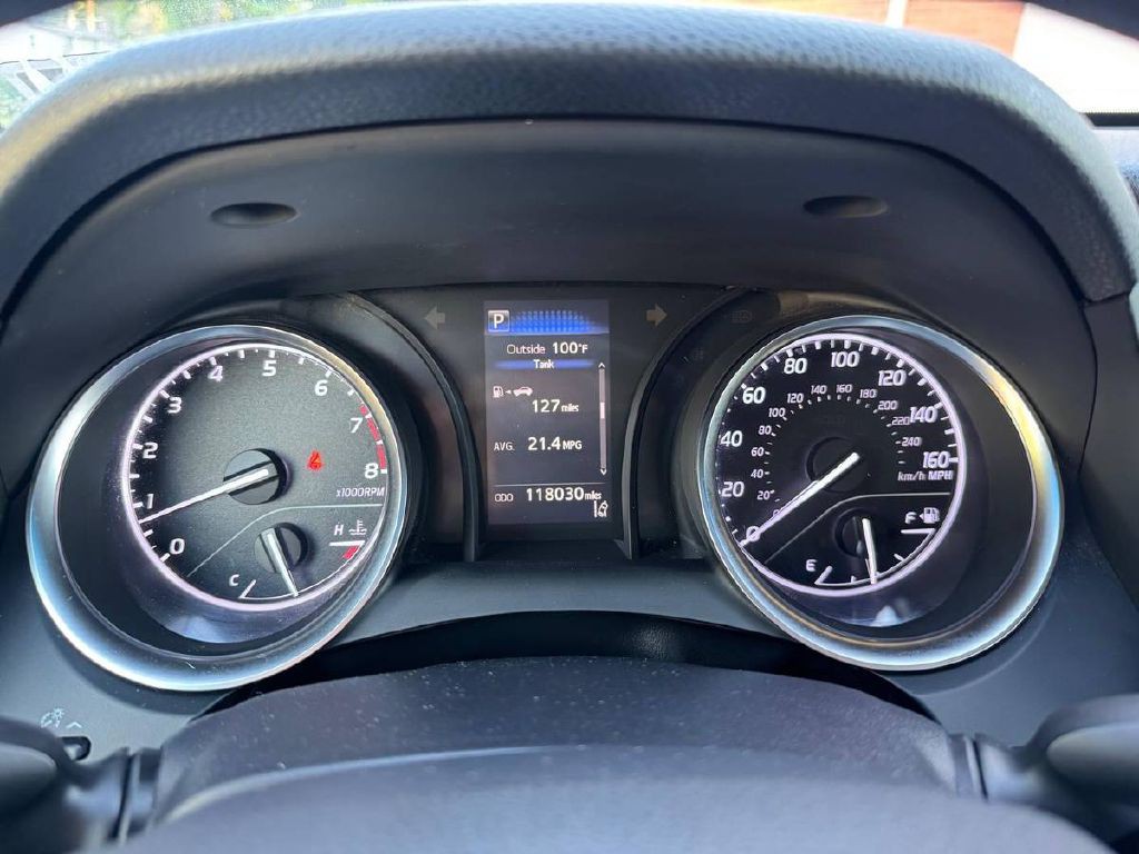 2018 Toyota Camry Image 18