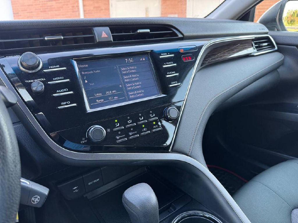 2018 Toyota Camry Image 20