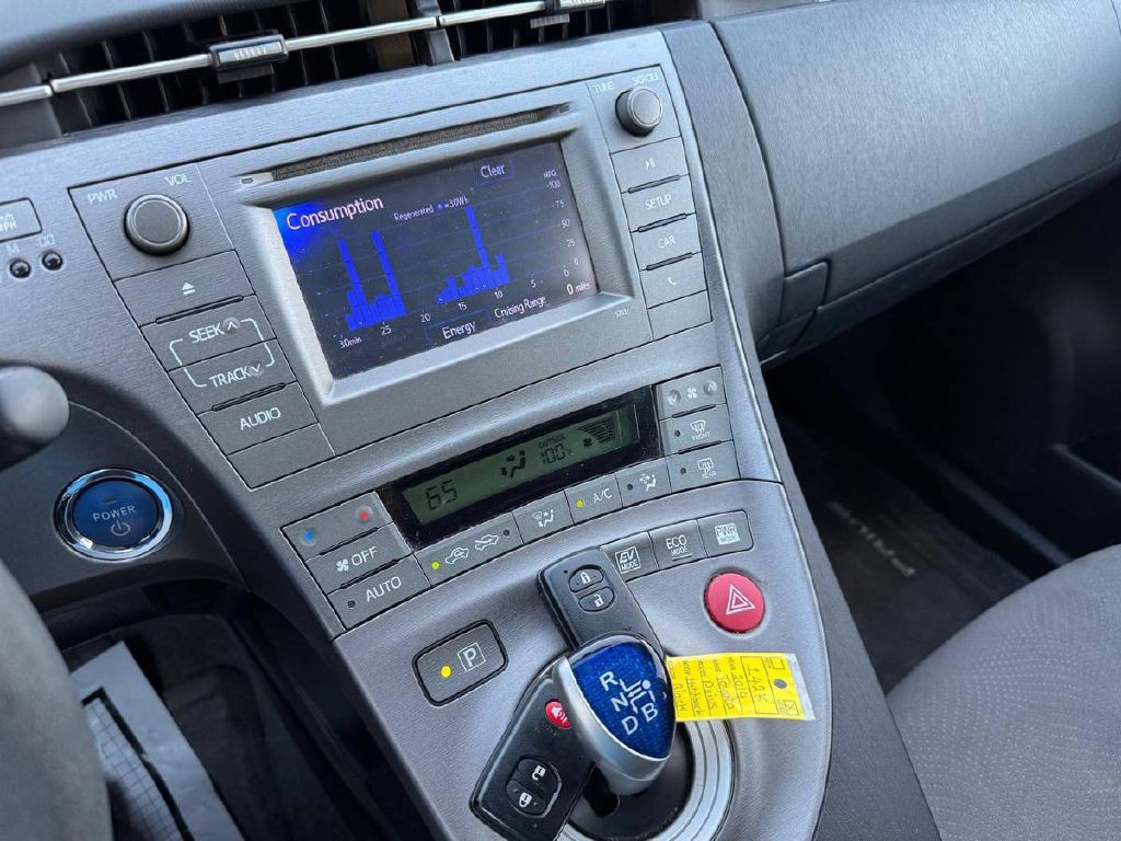 2014 Toyota Prius Image 17
