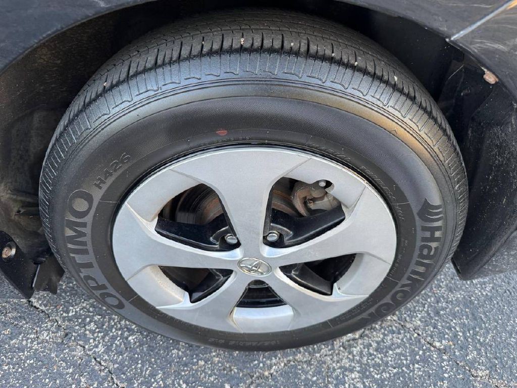 2014 Toyota Prius Image 19