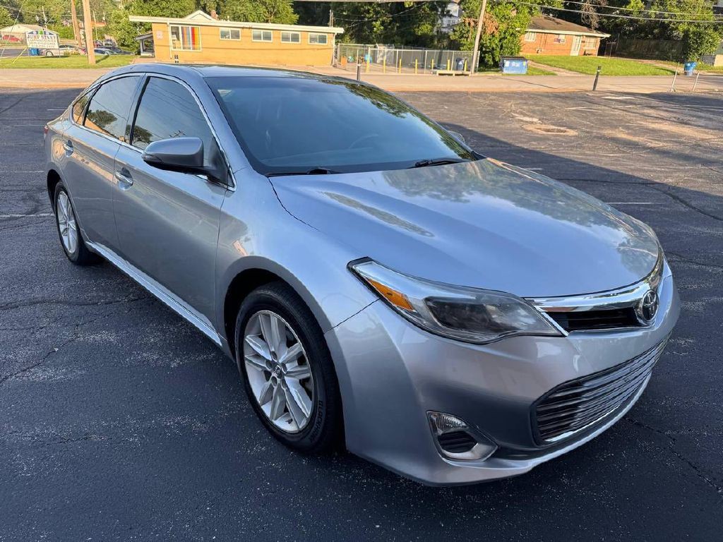 2015 Toyota Avalon Image 1