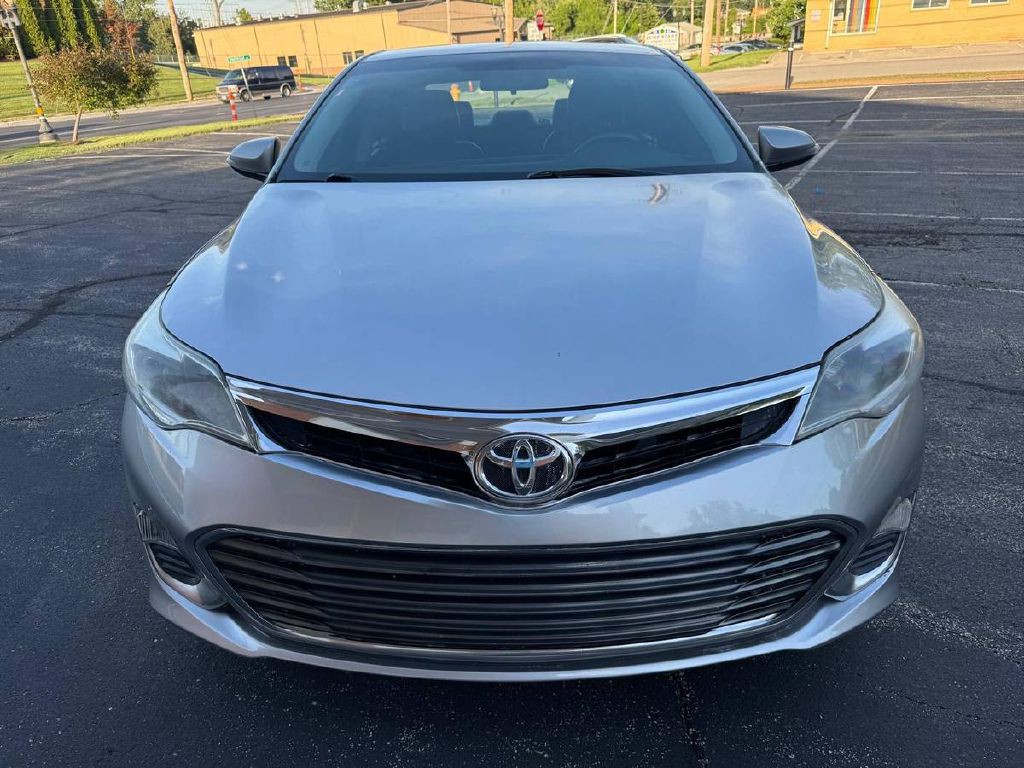 2015 Toyota Avalon Image 2