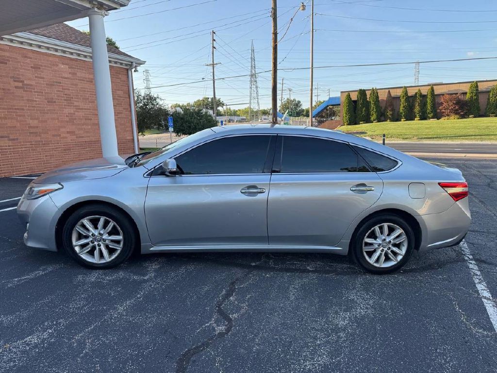 2015 Toyota Avalon Image 5