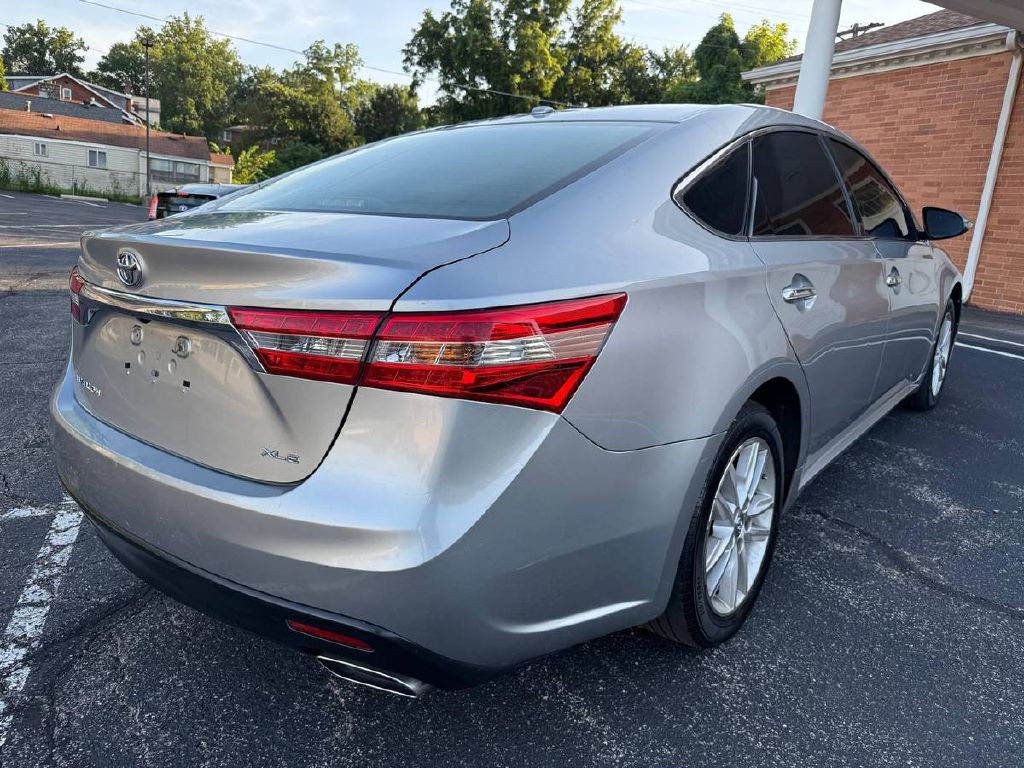 2015 Toyota Avalon Image 6