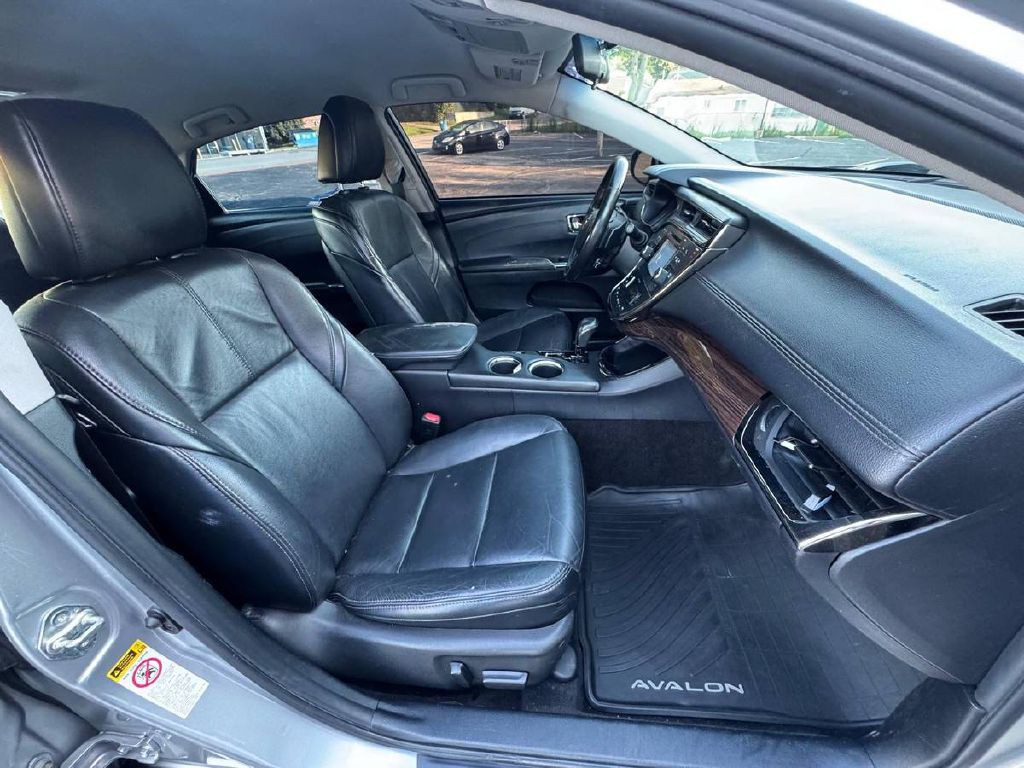 2015 Toyota Avalon Image 11
