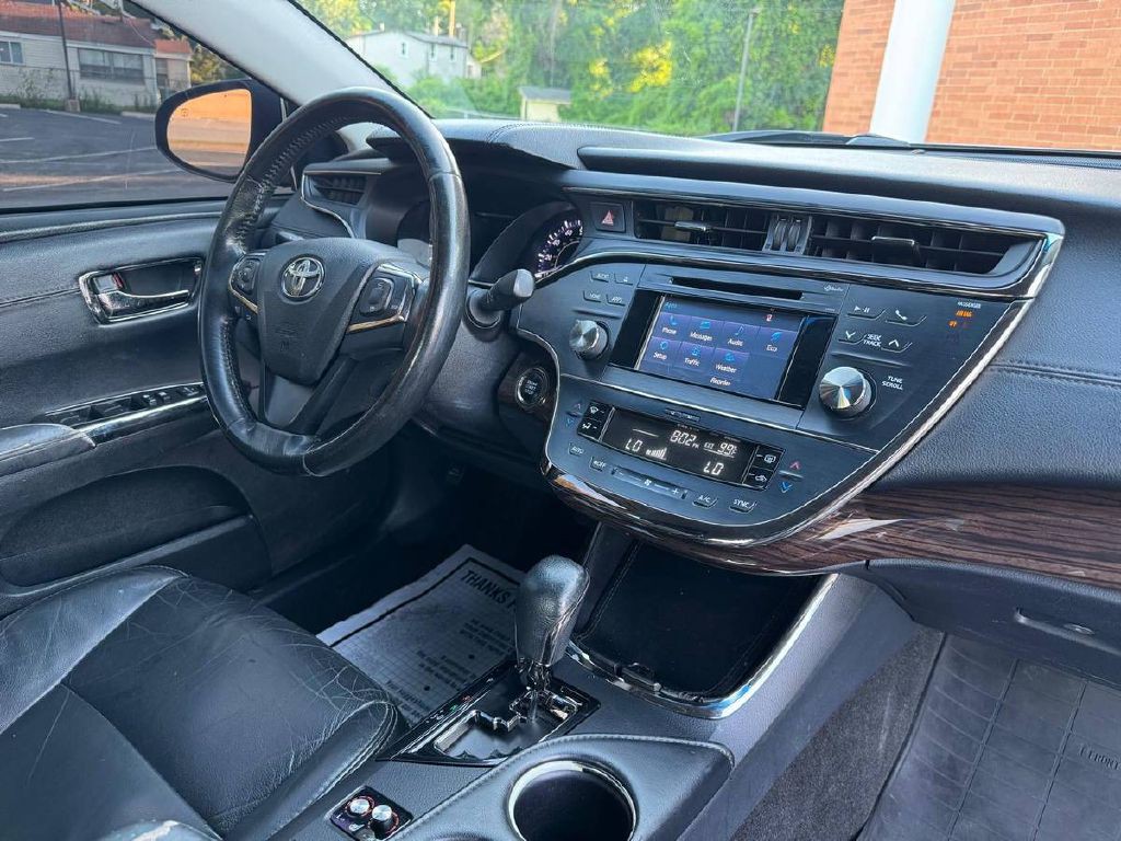 2015 Toyota Avalon Image 13