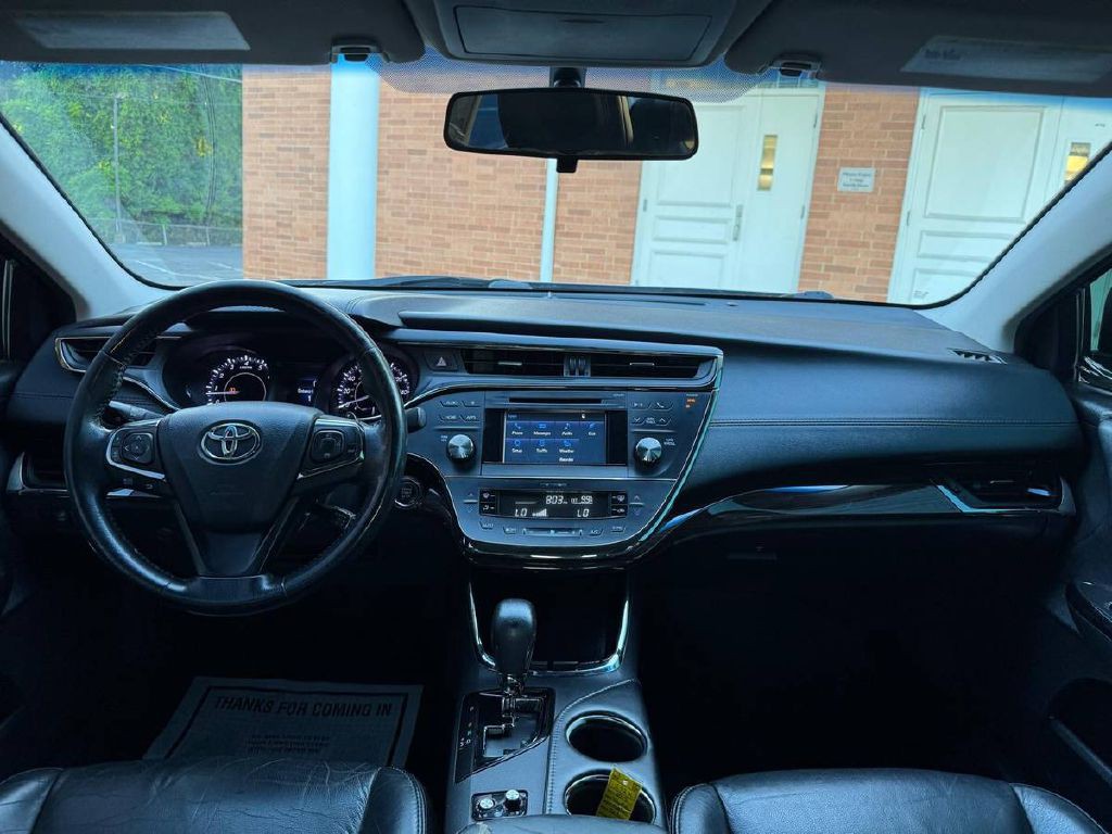 2015 Toyota Avalon Image 16