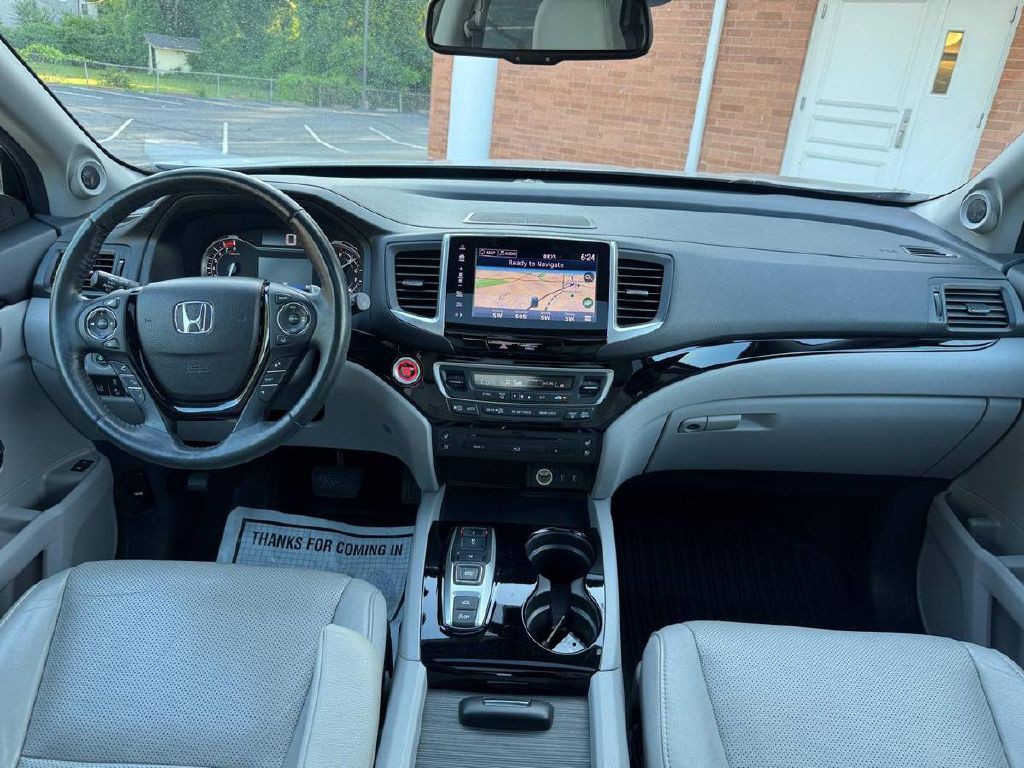2018 Honda Pilot Image 17