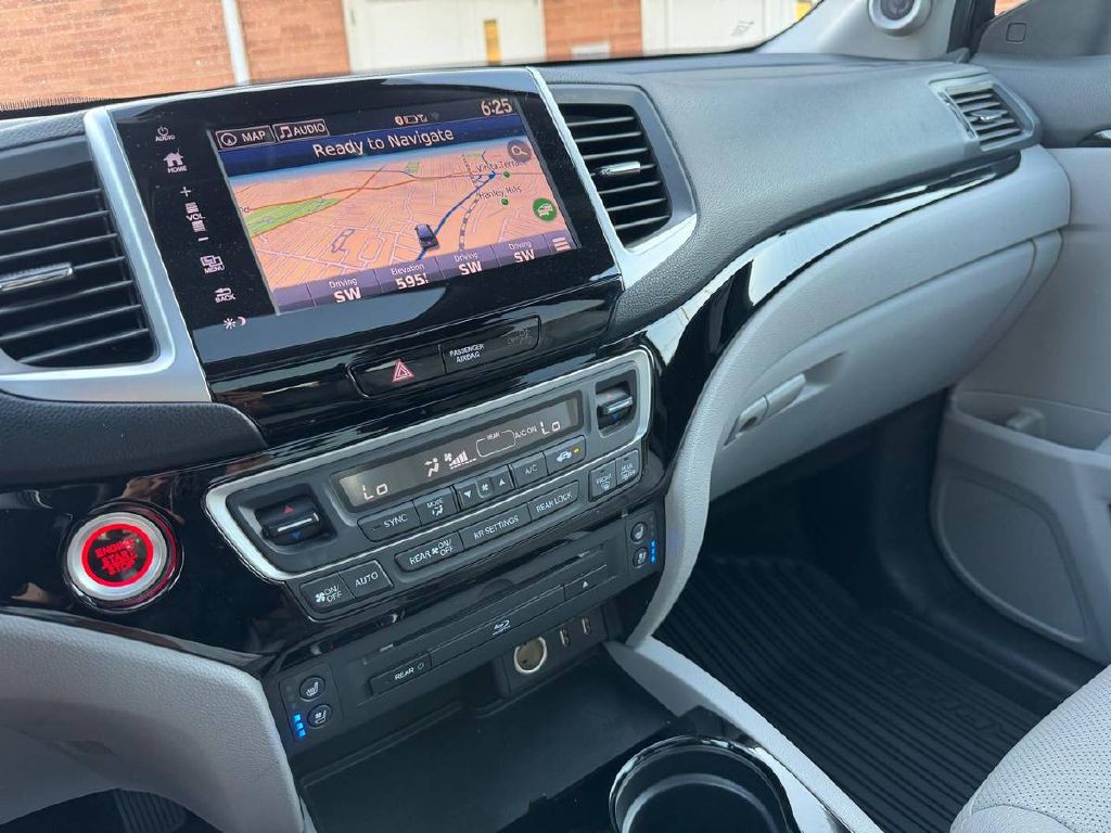 2018 Honda Pilot Image 19
