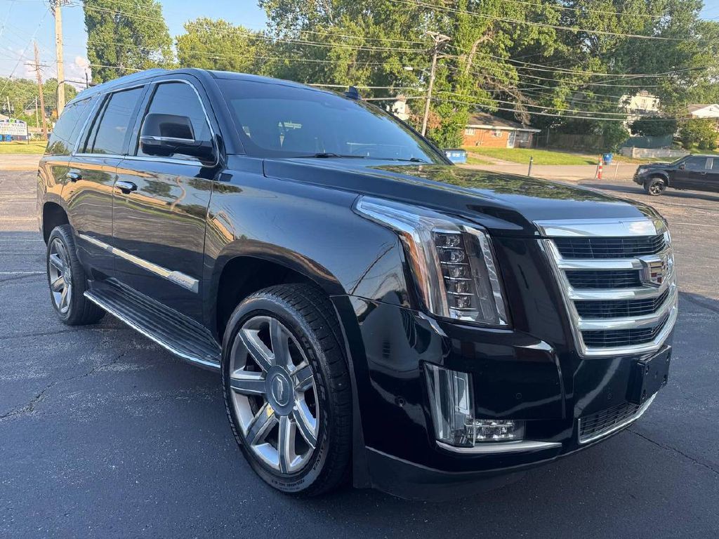 2017 Cadillac Escalade Image 1