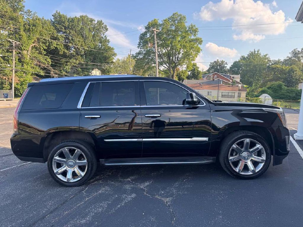 2017 Cadillac Escalade Image 4