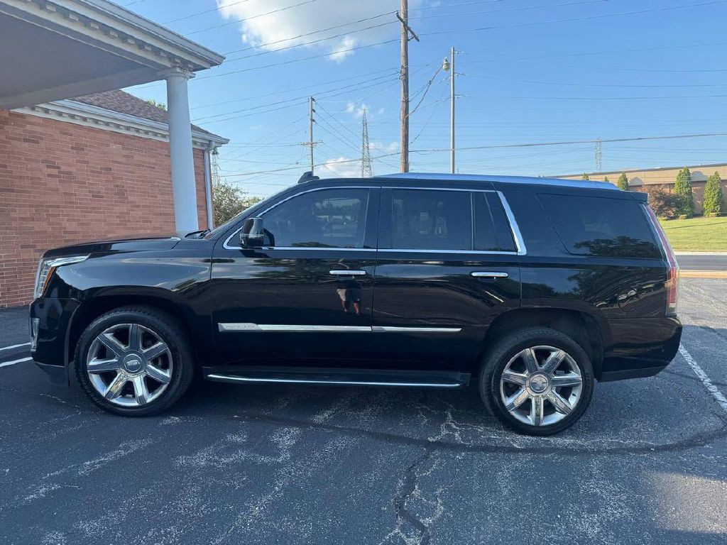 2017 Cadillac Escalade Image 5