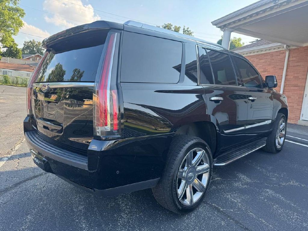 2017 Cadillac Escalade Image 6