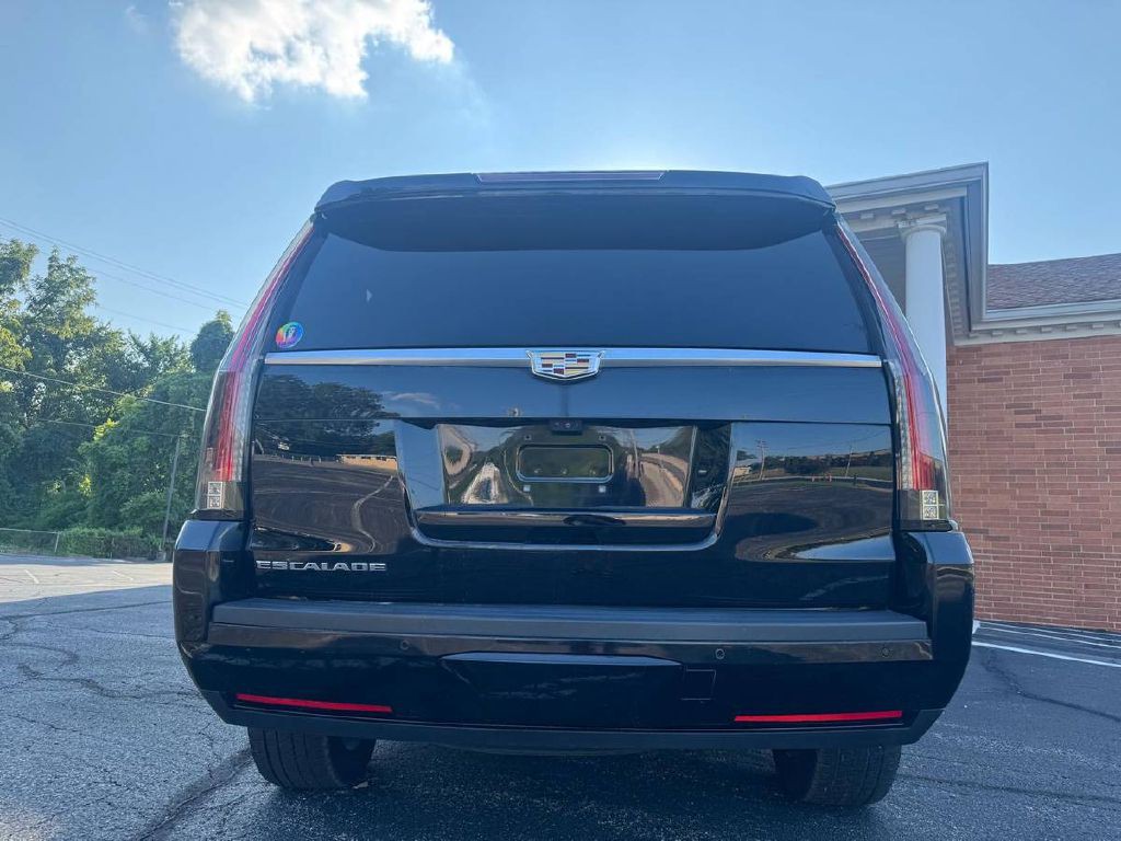 2017 Cadillac Escalade Image 7