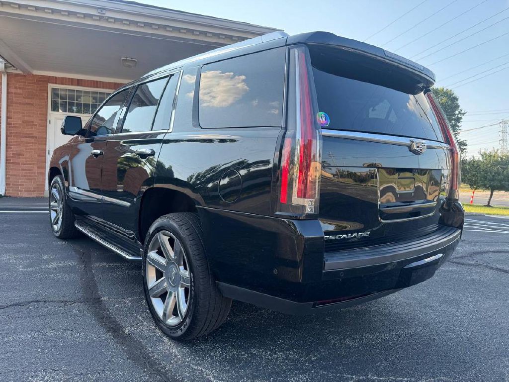 2017 Cadillac Escalade Image 8