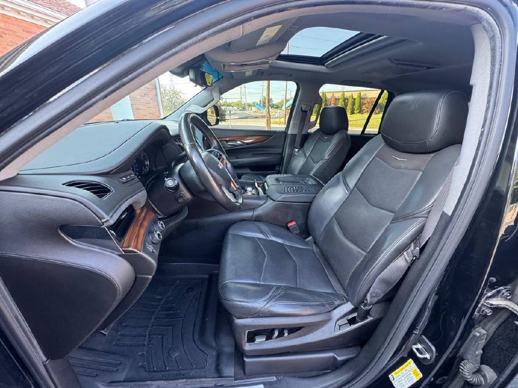 2017 Cadillac Escalade Image 9