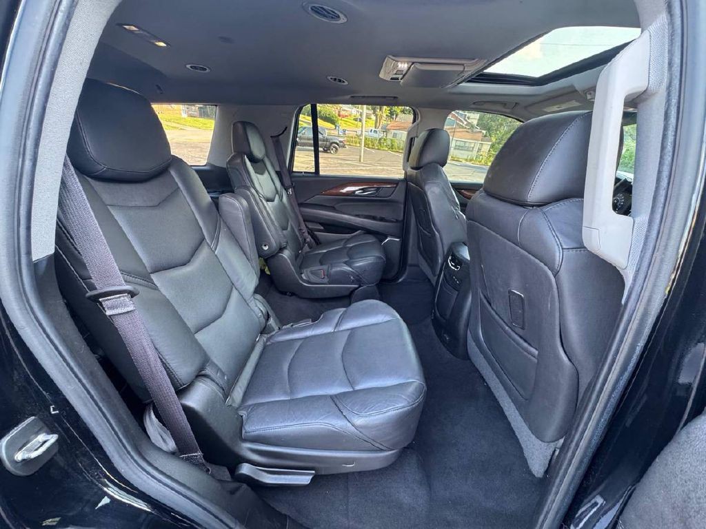 2017 Cadillac Escalade Image 14